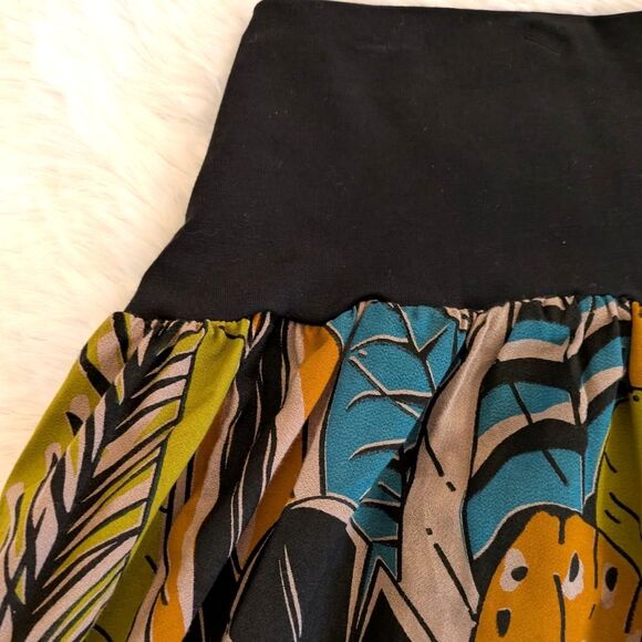 Lakhays Collection Lightweight Feather Boho Midi Skirt, Gold, Size S/M - Picture 3 of 9